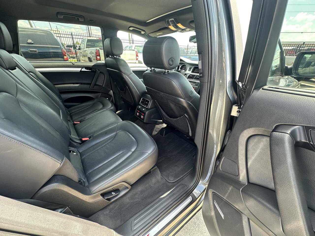 Used 2013 Audi Q7 3.0T S line Prestige w/ Technology Pkg AWD/4WD image 60