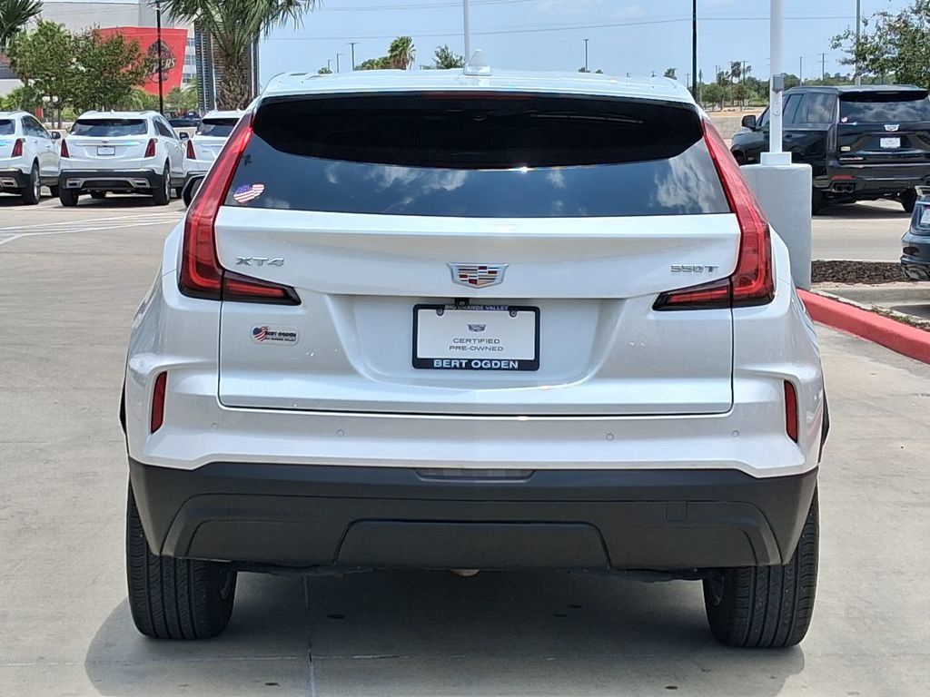 Used 2024 Cadillac XT4 Luxury w/ LPO, Floor Liner Package FWD image 5