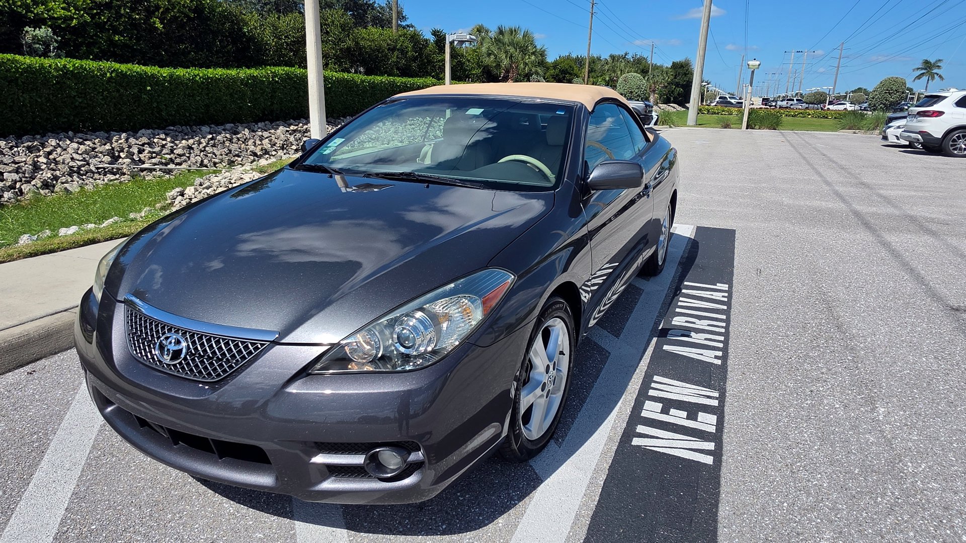 Used 2008 Toyota Solara SLE FWD image 1