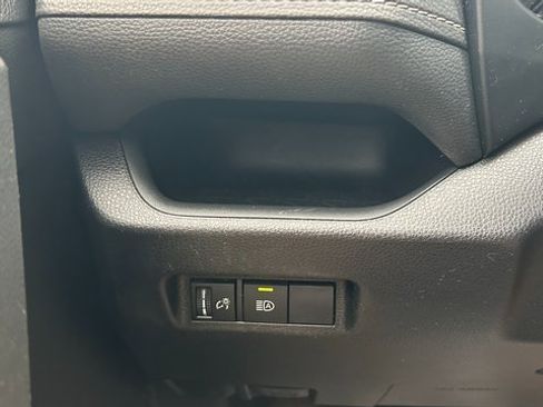 Used 2020 Toyota RAV4 LE image 22