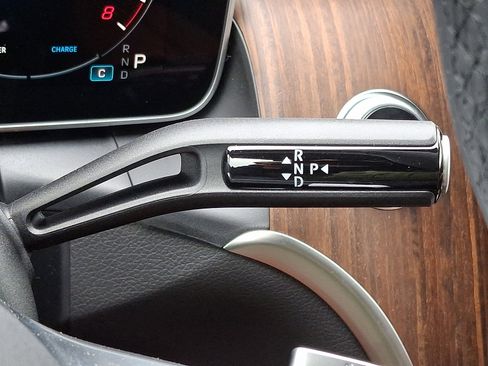 Certified 2025 Mercedes-Benz GLC 300 4MATIC image 13