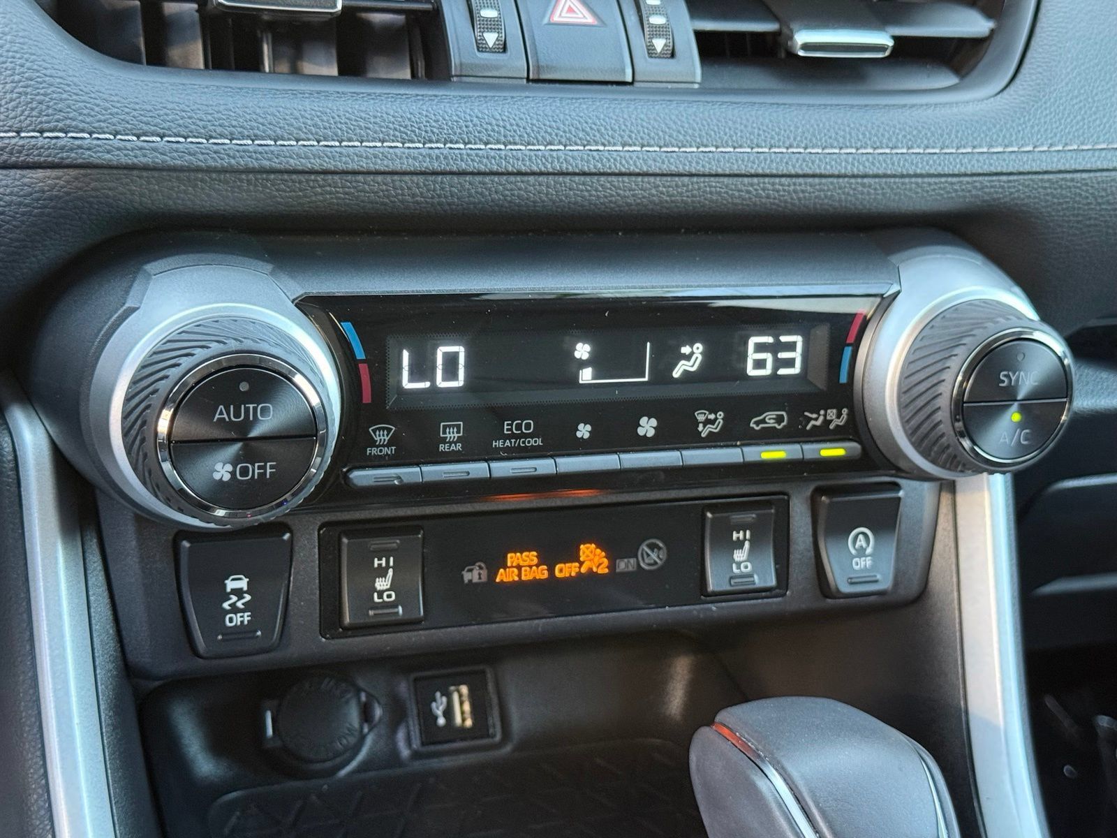 Used 2025 Toyota RAV4 XLE Premium w/ Weather Package AWD/4WD image 35