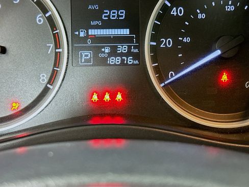 Used 2024 Nissan Kicks S image 18