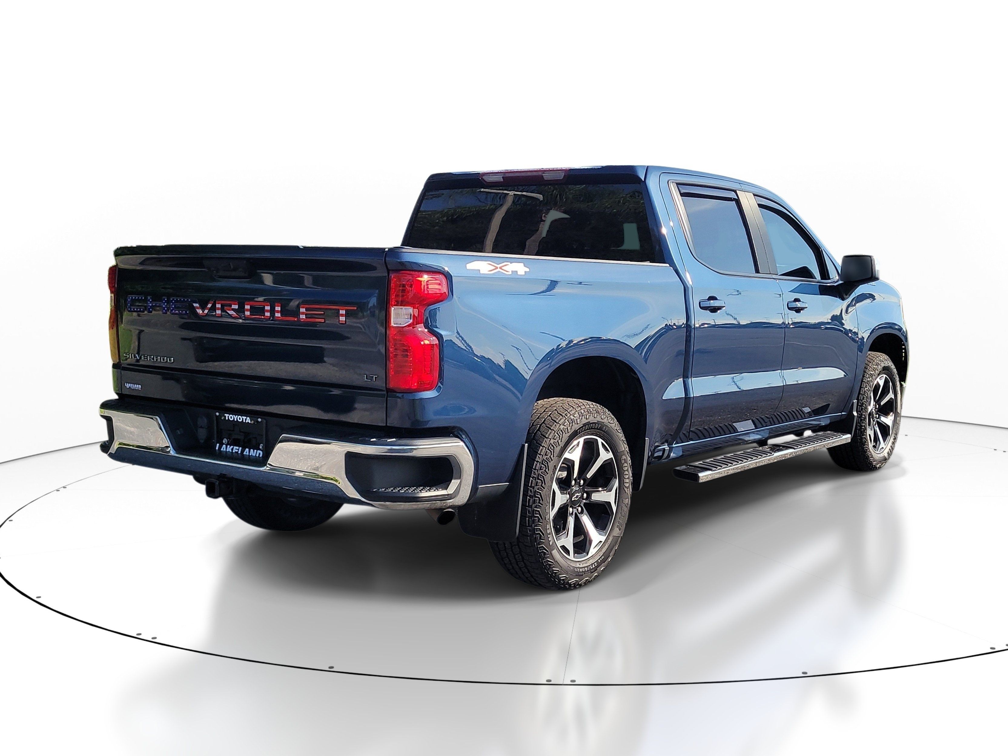 Used 2023 Chevrolet Silverado 1500 LT AWD/4WD image 6