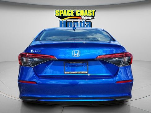 Used 2023 Honda Civic EX image 4