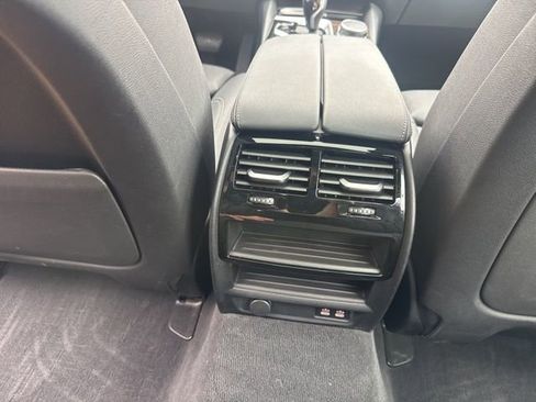 Used 2023 BMW 540i w/ Premium Package image 30