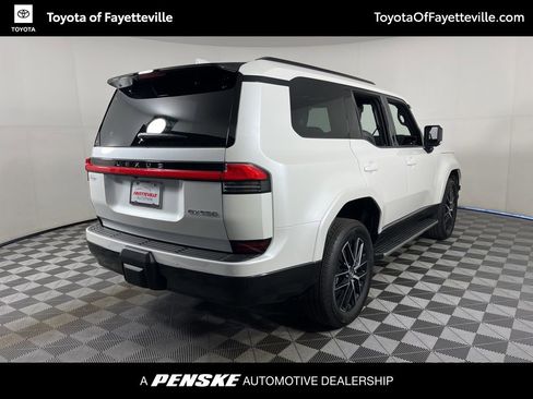 Used 2026 Lexus GX 550 w/ Cold Area Package image 17