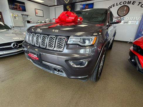 Used 2020 Jeep Grand Cherokee Overland AWD/4WD image 10