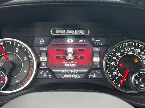 Used 2024 RAM 2500 Laramie image 28