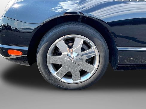 Used 2002 Ford Thunderbird RWD image 3
