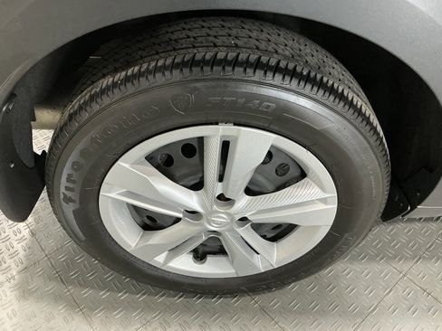 Used 2024 Nissan Kicks S image 28