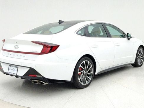 Used 2023 Hyundai Sonata Limited w/ Preferred Accessory Package image 5