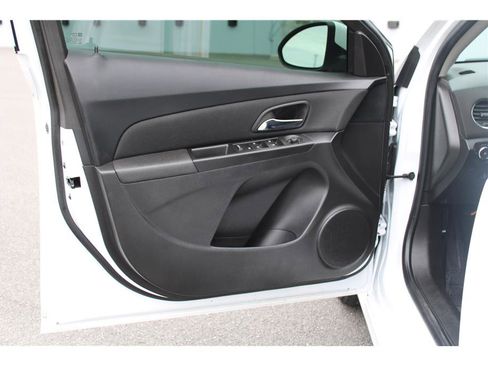 Used 2016 Chevrolet Cruze LT w/ RS Package image 7