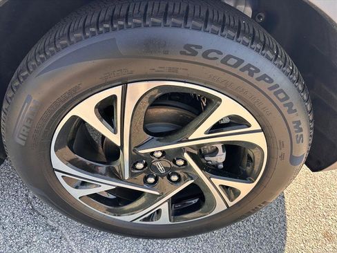 Used 2025 Lincoln Nautilus Premier w/ Equipment Group 102A image 27