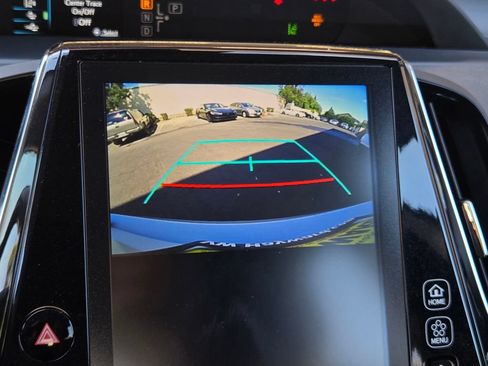 Used 2022 Toyota Prius Prime XLE FWD image 17