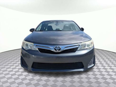 Used 2013 Toyota Camry LE FWD image 8