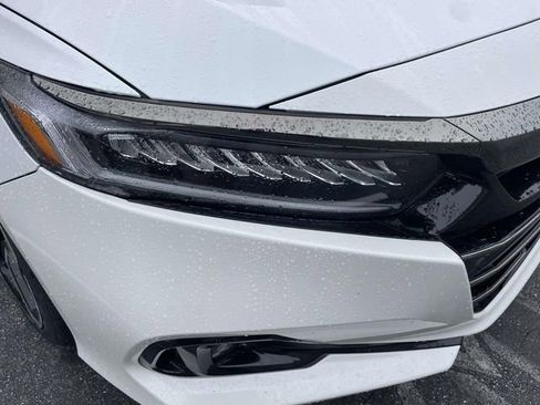 Used 2022 Honda Accord Sport image 2