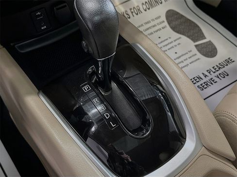 Used 2016 Nissan Rogue SL w/ SL Premium Package image 18