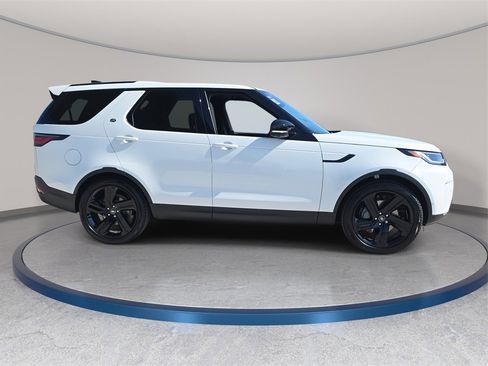 New 2025 Land Rover Discovery S image 4