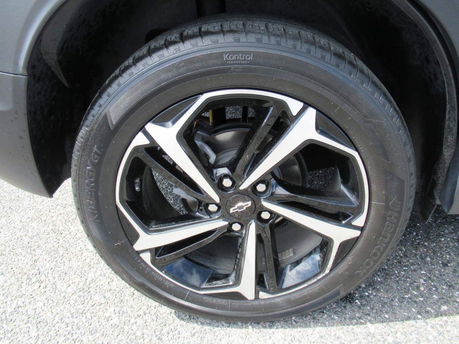 Used 2023 Chevrolet TrailBlazer RS w/ Sun and Liftgate Package AWD/4WD image 8