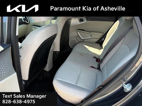 Used 2020 Kia Soul LX FWD image 17