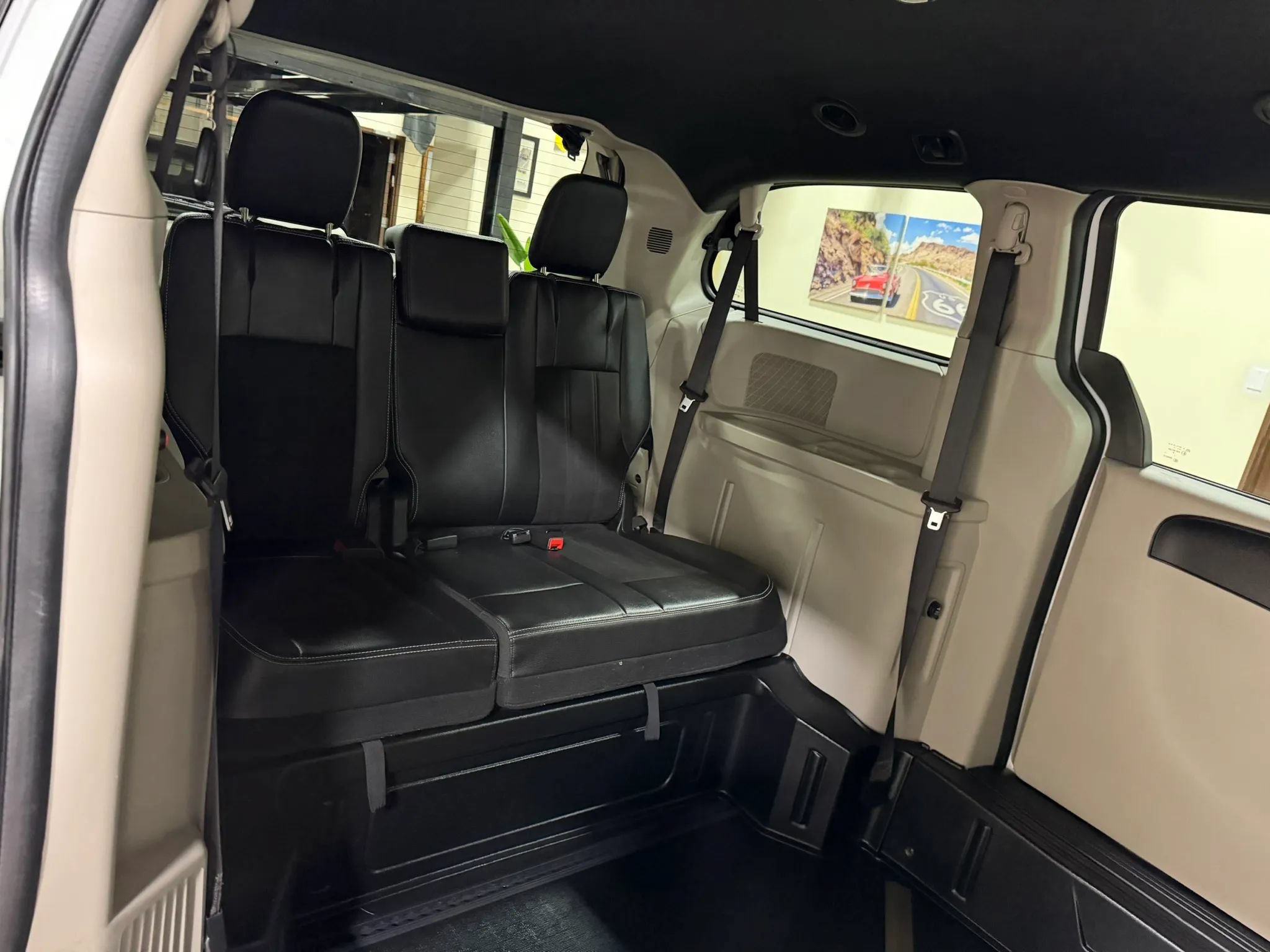 Used 2019 Dodge Grand Caravan SXT FWD image 34