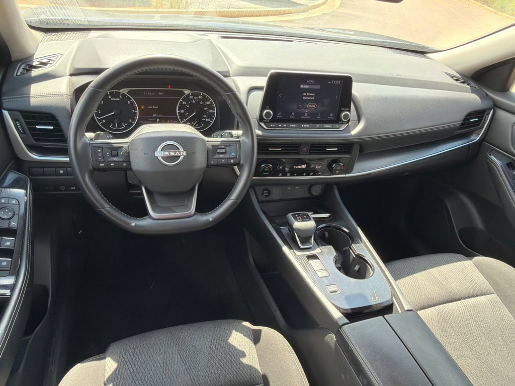 Used 2025 Nissan Rogue SV FWD image 22