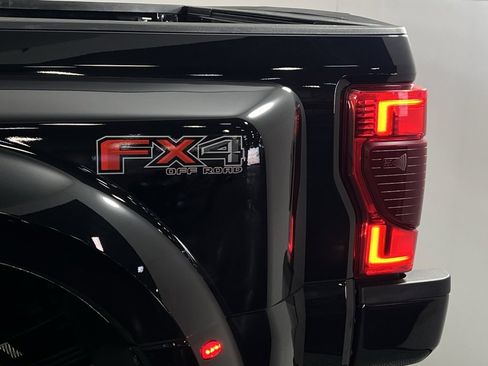 Used 2021 Ford F450 Platinum w/ FX4 Off-Road Package image 21