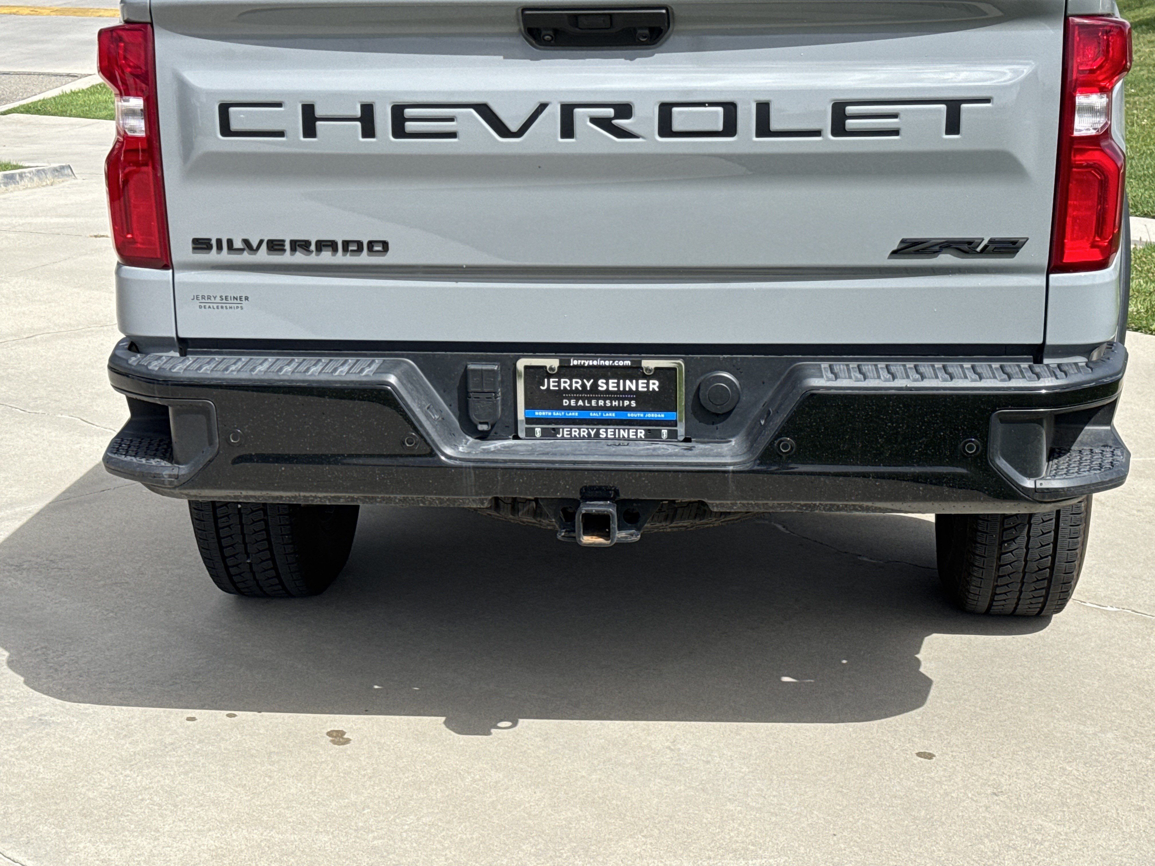 Used 2024 Chevrolet Silverado 1500 ZR2 w/ Technology Package AWD/4WD image 12