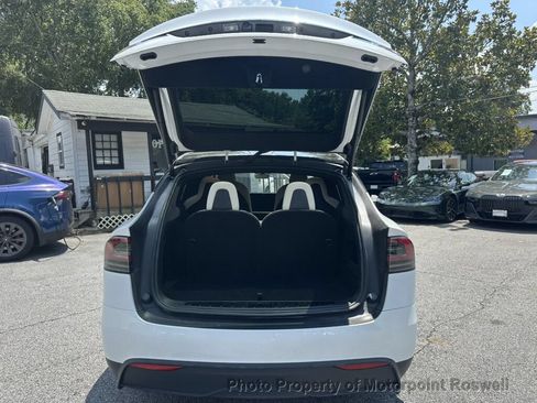 Used 2024 Tesla Model X AWD/4WD image 9
