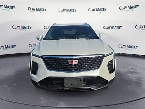 Used 2024 Cadillac XT4 Premium Luxury image 8