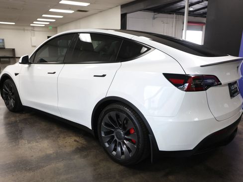 Used 2021 Tesla Model Y Performance AWD/4WD image 10
