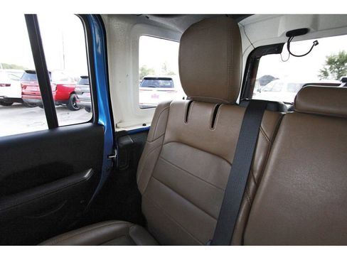 Used 2021 Jeep Wrangler Unlimited Sahara w/ Cold Weather Group image 13