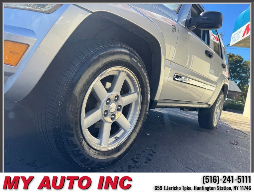 Used 2007 Jeep Liberty Limited AWD/4WD image 10