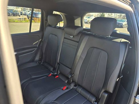 Used 2025 Mercedes-Benz GLB 250 4MATIC image 19