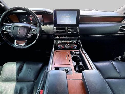 Used 2019 Lincoln Navigator L Select w/ Technology Package RWD image 16