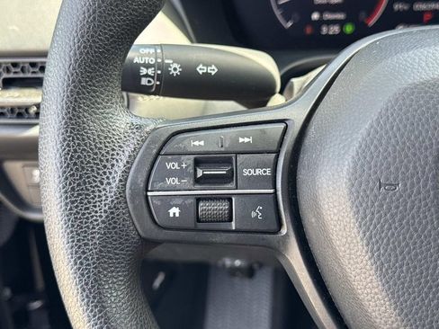 Used 2023 Honda HR-V LX image 8