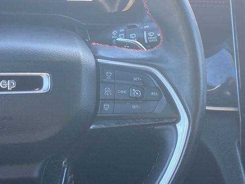 Used 2022 Jeep Grand Cherokee Trailhawk w/ Luxury Tech Group III image 13