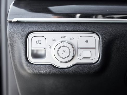 Used 2020 Mercedes-Benz GLE 350 4MATIC image 45