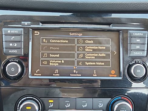 Used 2020 Nissan Rogue Sport S image 24