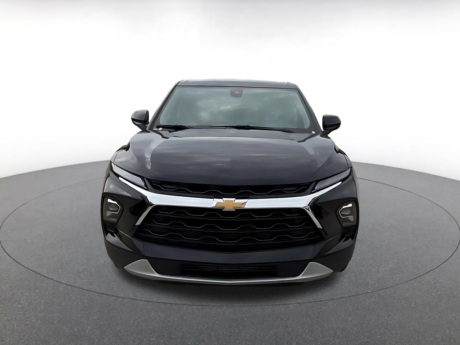 Used 2025 Chevrolet Blazer LT FWD image 4