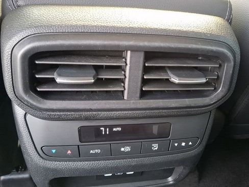 Used 2025 Honda Pilot EX-L image 12