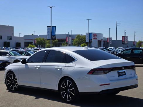 Used 2025 Honda Accord Touring image 5