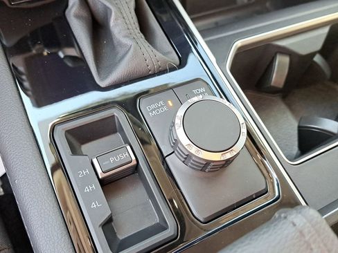 Used 2024 Toyota Tundra Limited image 27