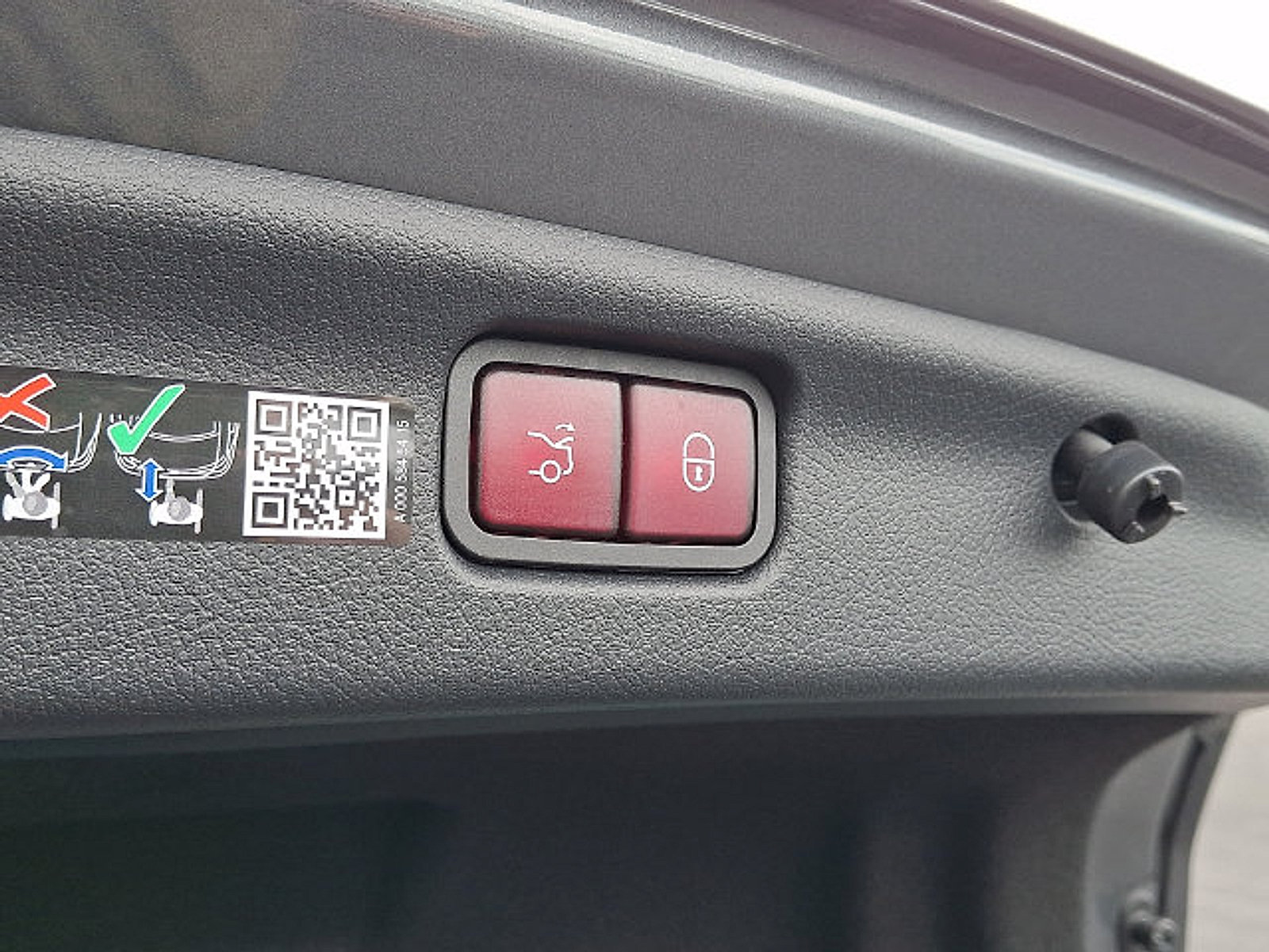 Used 2026 Mercedes-Benz C 300 4MATIC Sedan image 22