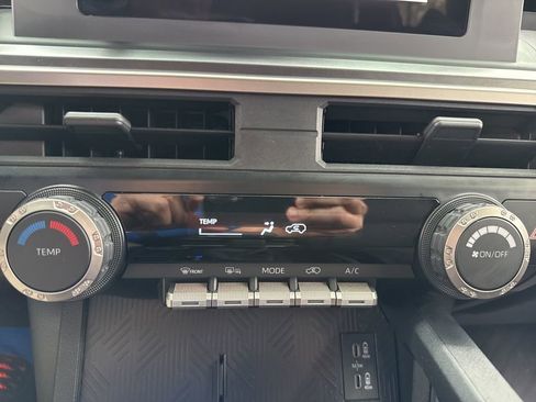 Used 2025 Toyota 4Runner SR5 image 32