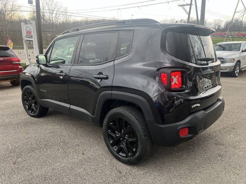 Used 2016 Jeep Renegade Latitude AWD/4WD image 6