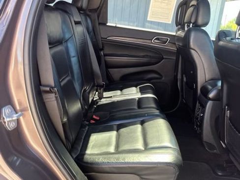 Used 2018 Jeep Grand Cherokee Limited w/ Luxury Group II RWD image 29