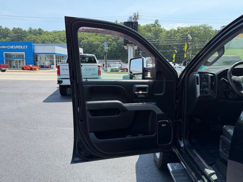 Used 2018 Chevrolet Silverado 2500 LTZ w/ Vortec Plus Package AWD/4WD image 21