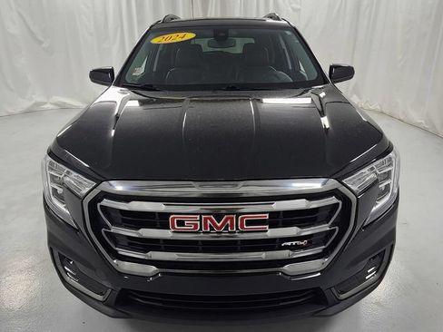 Used 2024 GMC Terrain AT4 w/ LPO, Floor Liner Package AWD/4WD image 8